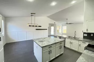 2670 E Hulet Dr, Chandler, AZ 85225 - Photo 14