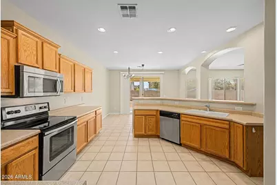 13665 W Crocus Drive, Surprise, AZ 85379 - Photo 10