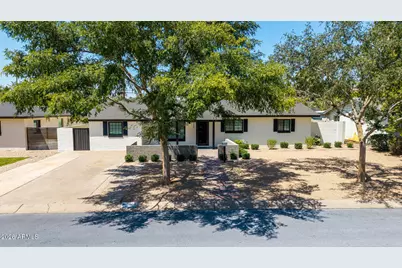 4302 E Montecito Avenue, Phoenix, AZ 85018 - Photo 1