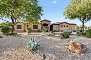 806 W Desert Ranch Rd, Phoenix, AZ 85086 - Photo 2