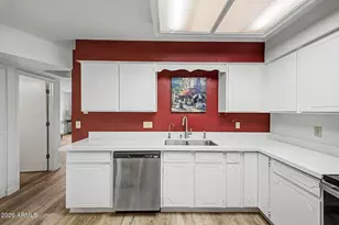 520 S Greenfield Rd, Mesa, AZ 85206 - Photo 10