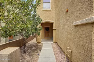 8776 W Dreyfus Dr, Peoria, AZ 85381 - Photo 2