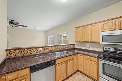 8776 W Dreyfus Drive, Peoria, AZ 85381 - Photo 6