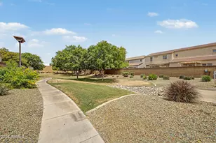 8776 W Dreyfus Dr, Peoria, AZ 85381 - Photo 28