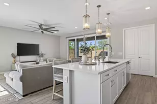 2004 E Park View Ln, Phoenix, AZ 85024 - Photo 8
