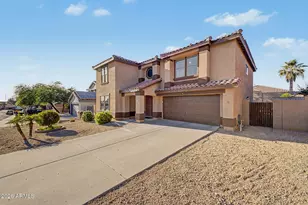 10562 W Via Del Sol, Peoria, AZ 85383 - Photo 4