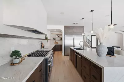 4020 N 32nd Way, Phoenix, AZ 85018 - Photo 4