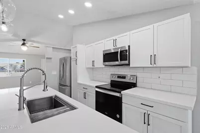 3414 N 69th Drive, Phoenix, AZ 85033 - Photo 8