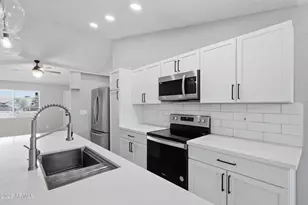3414 N 69th Dr, Phoenix, AZ 85033 - Photo 8