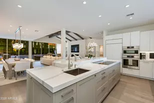 3160 E Stella Ln, Phoenix, AZ 85016 - Photo 10