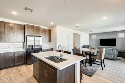 17056 W Red Bird Road, Surprise, AZ 85387 - Photo 6