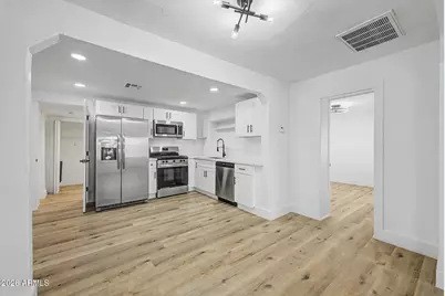 2912 E Monroe Street E, Phoenix, AZ 85034 - Photo 6