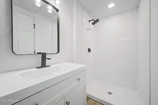 2912 E Monroe Street E, Phoenix, AZ 85034 - Photo 12
