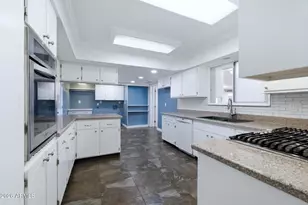7750 N 17th Dr, Phoenix, AZ 85021 - Photo 16