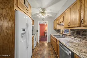 10853 W Santa Fe Dr, Sun City, AZ 85351 - Photo 4