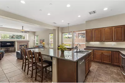 13047 W Plum Road, Peoria, AZ 85383 - Photo 16