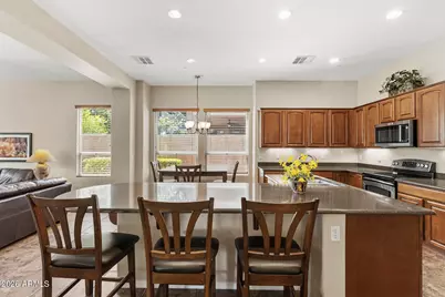 13047 W Plum Road, Peoria, AZ 85383 - Photo 2