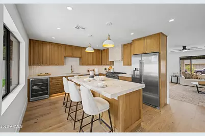 8008 E Whitton Avenue, Scottsdale, AZ 85251 - Photo 1