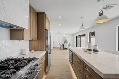 8008 E Whitton Avenue, Scottsdale, AZ 85251 - Photo 12