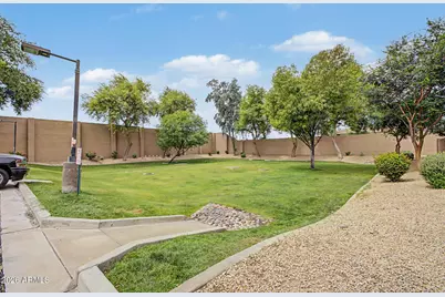 1438 N 80th Lane, Phoenix, AZ 85043 - Photo 32