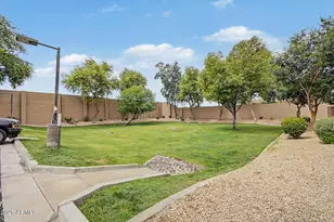 1438 N 80th Ln, Phoenix, AZ 85043 - Photo 32