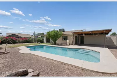 4301 N 80th Lane, Phoenix, AZ 85033 - Photo 18