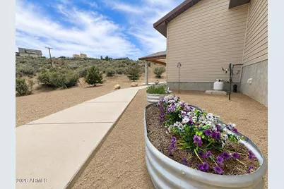 18168 S Spoon Road, Peeples Valley, AZ 86332 - Photo 10