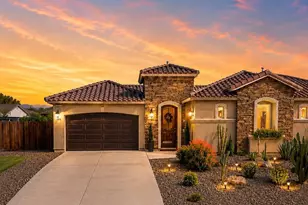 3863 S Whitman Circle, Mesa, AZ 85212 - Photo 2