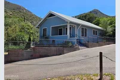 404 Roberts Avenue, Bisbee, AZ 85603 - Photo 2
