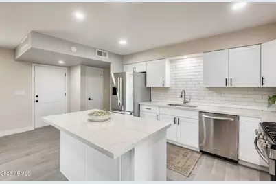 10801 W El Dorado Drive, Sun City, AZ 85351 - Photo 14