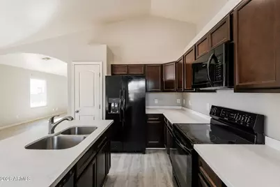 610 E Dee Street, Avondale, AZ 85323 - Photo 8