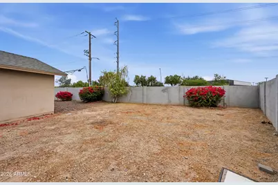 12039 N 60th Avenue, Glendale, AZ 85304 - Photo 26