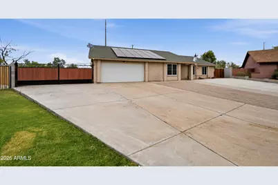 12039 N 60th Avenue, Glendale, AZ 85304 - Photo 2