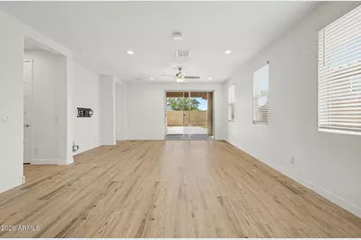 7019 S 13th Way, Phoenix, AZ 85042 - Photo 8