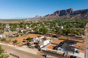 340 W Garden Ave, Colorado City, AZ 86021 - Photo 4