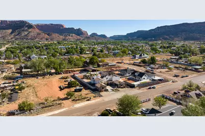 340 W Garden Avenue, Colorado City, AZ 86021 - Photo 2