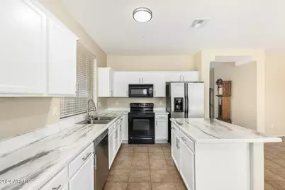 13383 S 175th Avenue, Goodyear, AZ 85338 - Photo 10