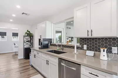 4845 E Fairmount Avenue, Phoenix, AZ 85018 - Photo 12