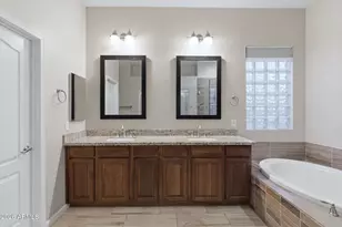 5571 E Via Montoya Dr, Phoenix, AZ 85054 - Photo 12