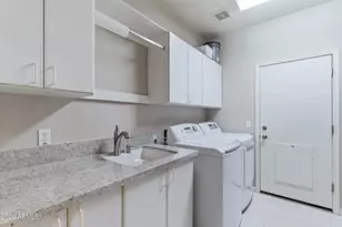 5571 E Via Montoya Dr, Phoenix, AZ 85054 - Photo 32
