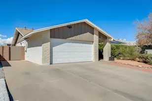 5352 W Port Au Prince Ln, Glendale, AZ 85306 - Photo 2