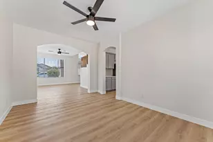 18024 W Maui Ln, Surprise, AZ 85388 - Photo 10