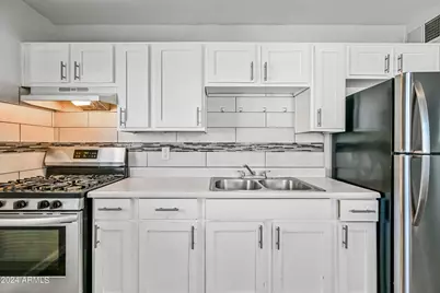 1744 W Glendale Avenue #Apt 2, Phoenix, AZ 85021 - Photo 8