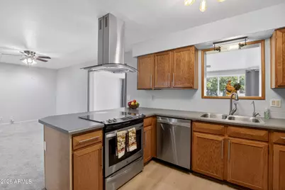 701 S Clearview Avenue, Mesa, AZ 85208 - Photo 10