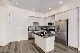 7300 E Earll Dr, Scottsdale, AZ 85251 - Photo 6