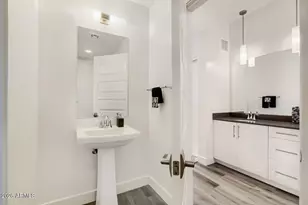 7300 E Earll Dr, Scottsdale, AZ 85251 - Photo 14