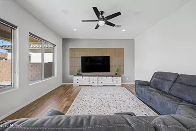 8730 W Vista Avenue, Glendale, AZ 85305 - Photo 6