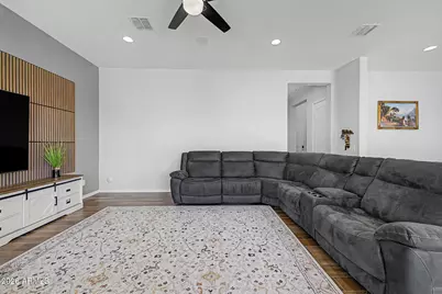 8730 W Vista Avenue, Glendale, AZ 85305 - Photo 10