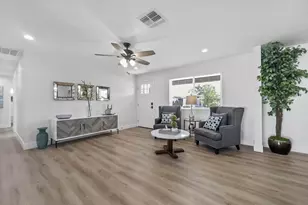 3440 E Laurel Ln, Phoenix, AZ 85028 - Photo 4