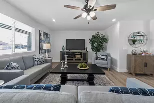 3440 E Laurel Ln, Phoenix, AZ 85028 - Photo 6